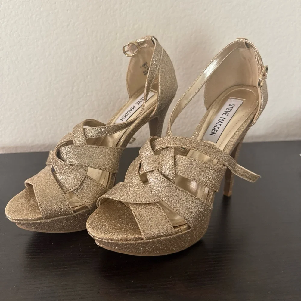 Steve Madden Gold heels size 6.5 - Picture 2 of 7